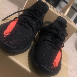 Yeezy 350 red stripes